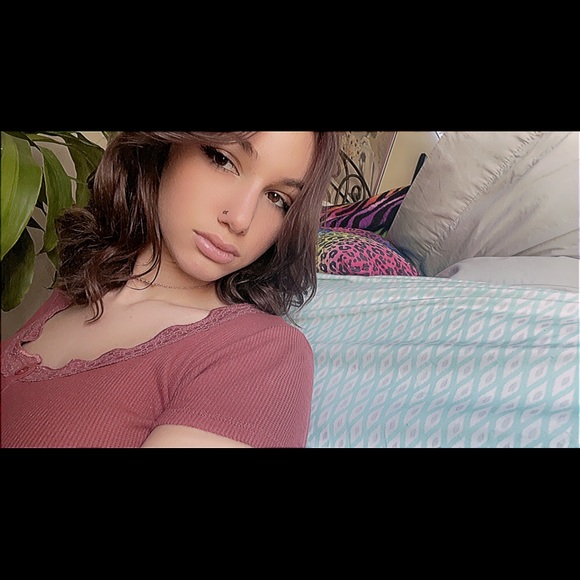 Meet your Posher, Marissa - Picture 1 of 1